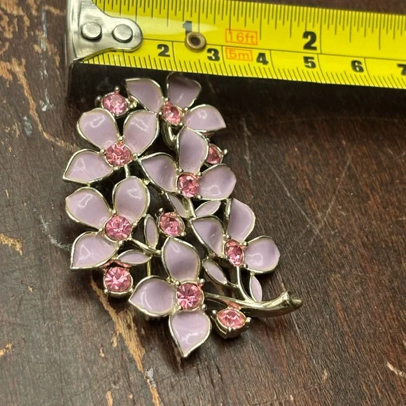 Sarah Coventry gold tone vintage enamel and pink rhinestone flower large brooch - Picture 5 of 6